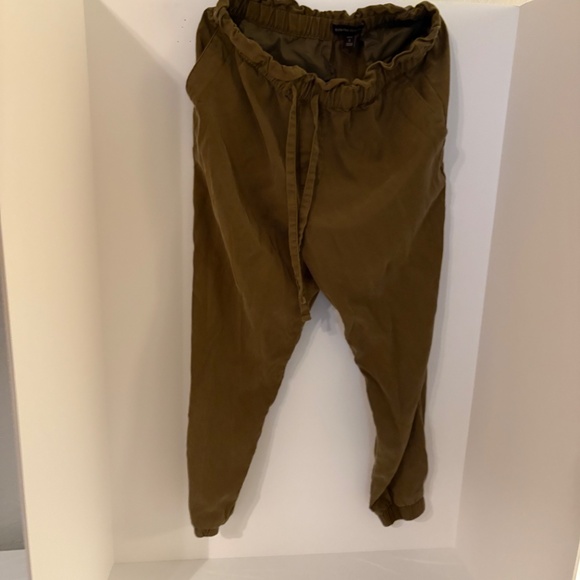 Banana Republic Joggers - Picture 3 of 3
